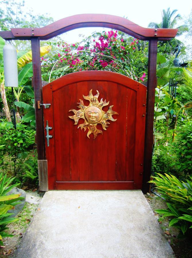 Casa Abundancyah B&B Bocas del Toro Exterior photo